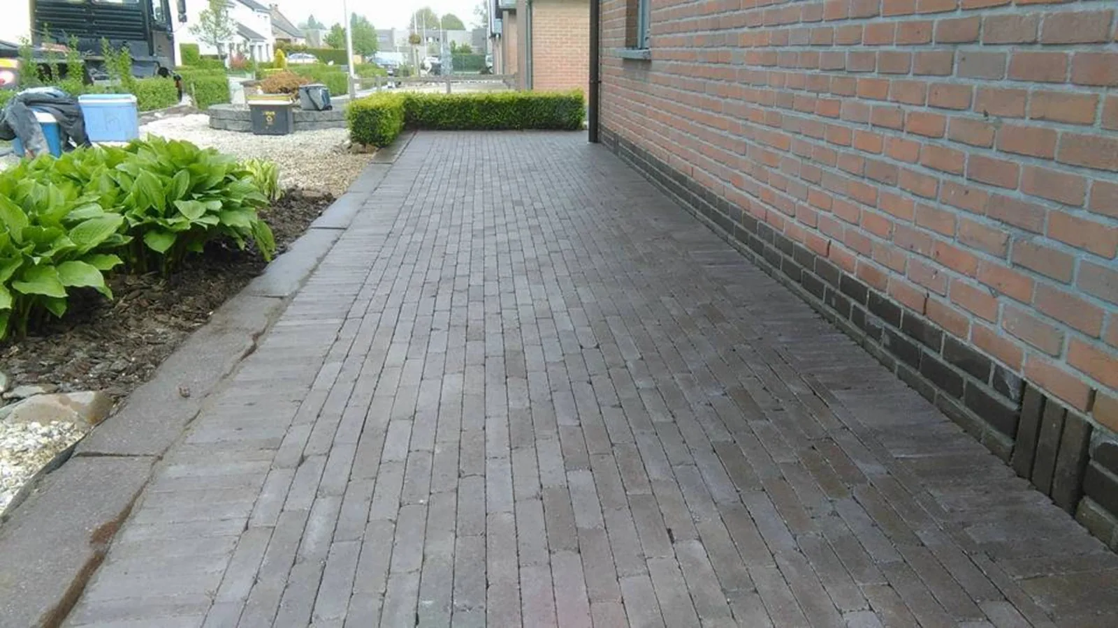 Oprit of inrit aanleggen — Lumen bv