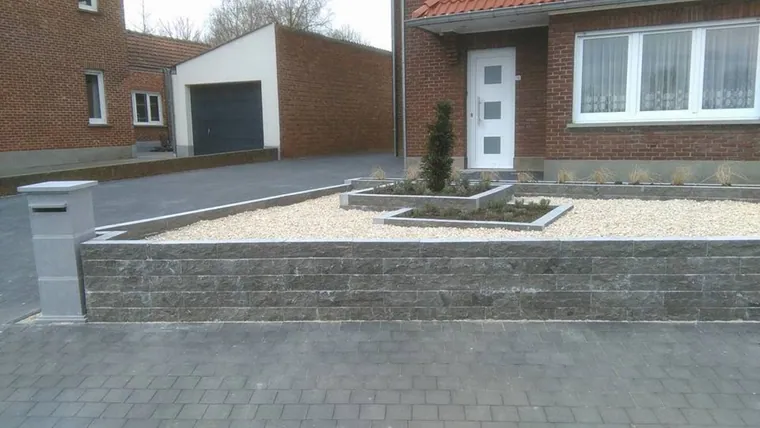 Tuinaanleg met beplanting door Lumen bv