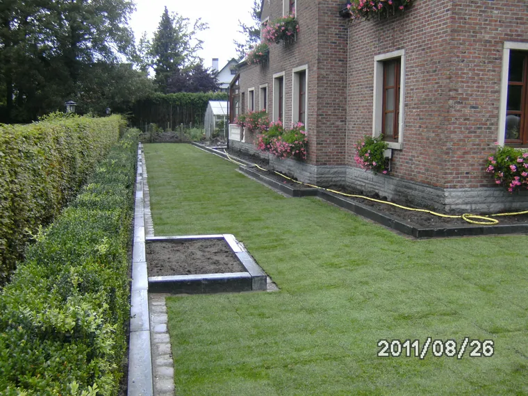 Tuinaanleg met beplanting door Lumen bv