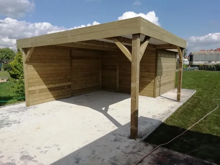 Carport in moderne stijl door Lumen bv