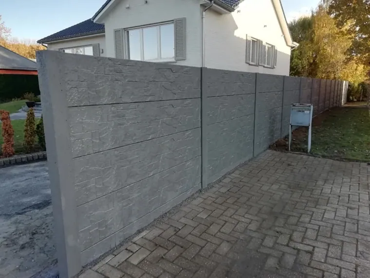 Steenkorven als tuinafscheiding door Lumen bv