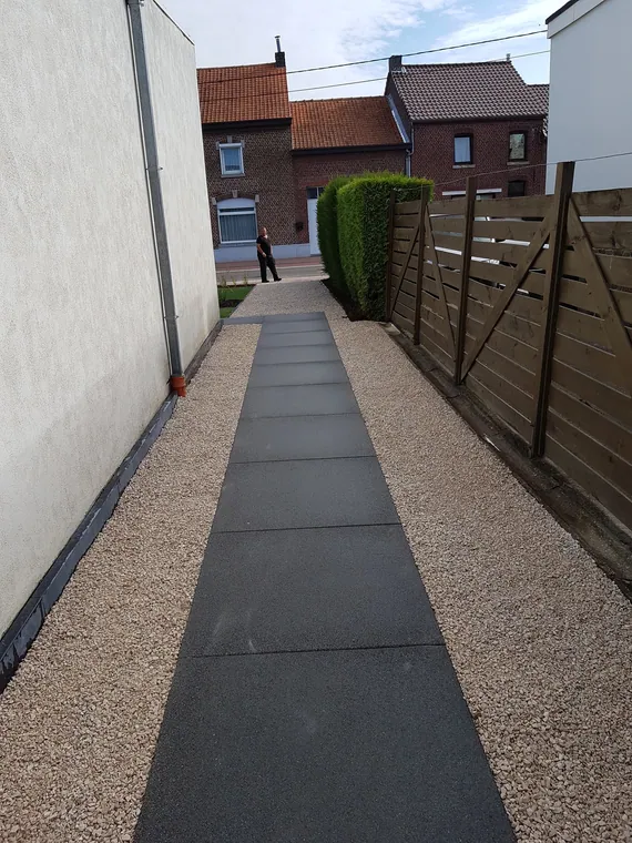 Oprit in bestrating door Lumen bv