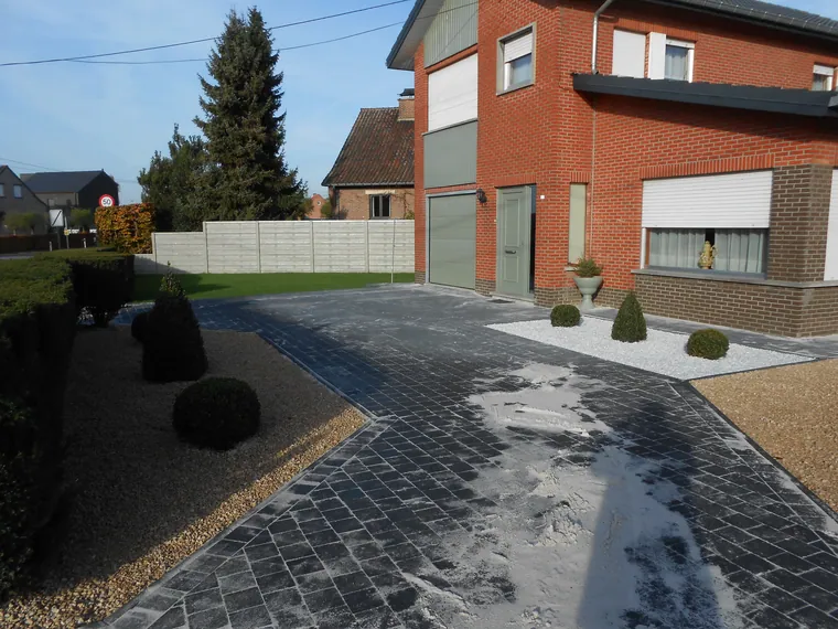 Oprit in bestrating door Lumen bv